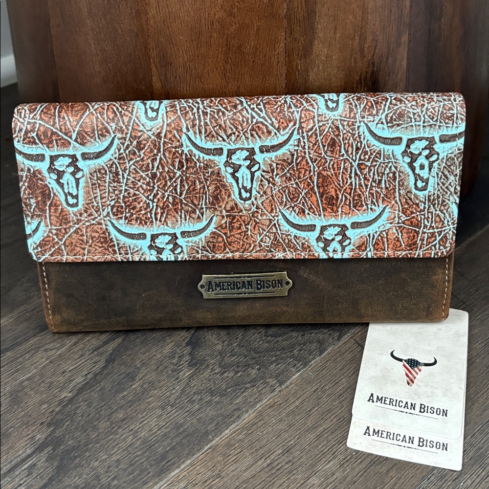American Bison Genuine Leather,snap close,6 card,zipper coins,2 slash,bull skull
